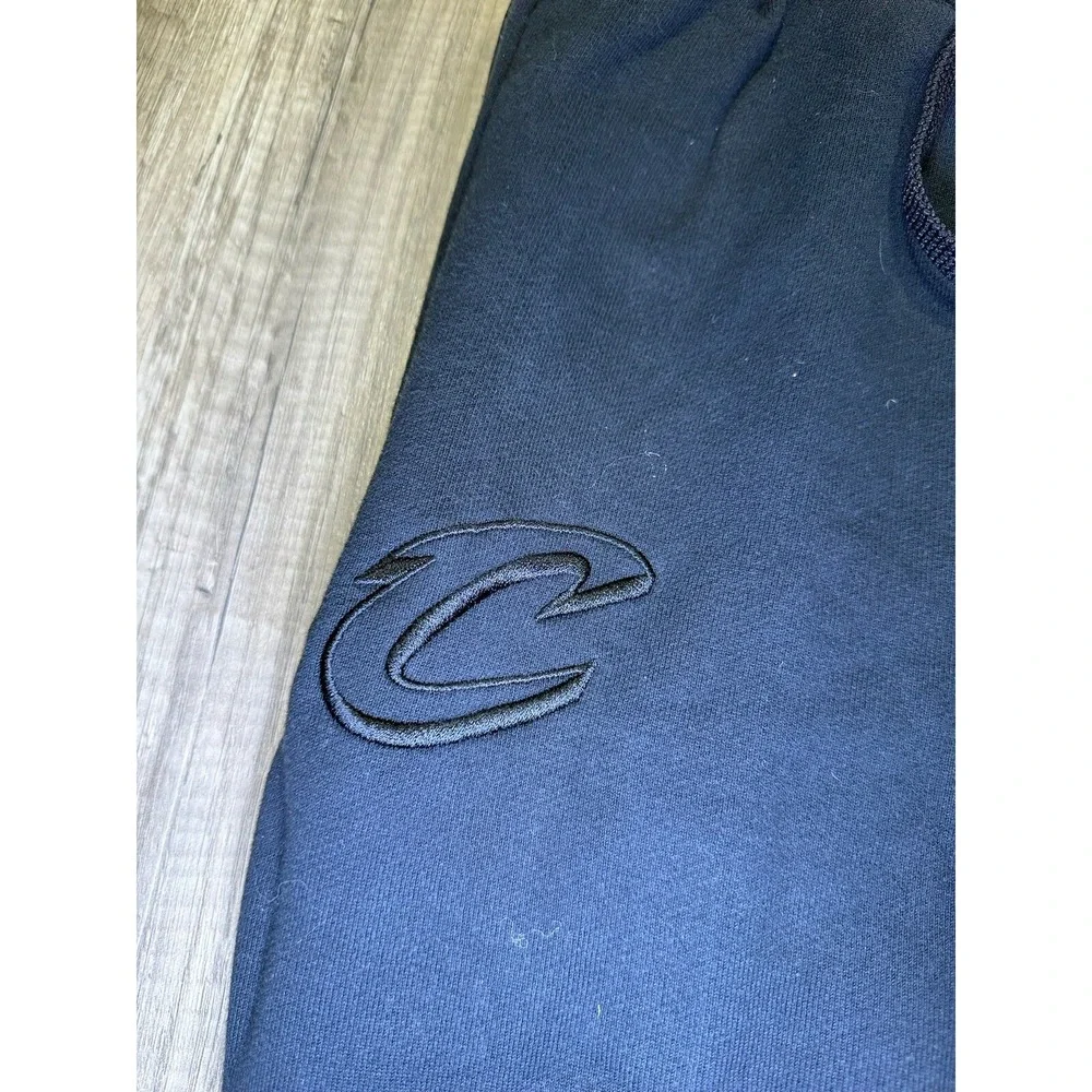 Nike NBA Cleveland Cavaliers Sweatpants‎ Black Size Medium Blackout Heavyweight